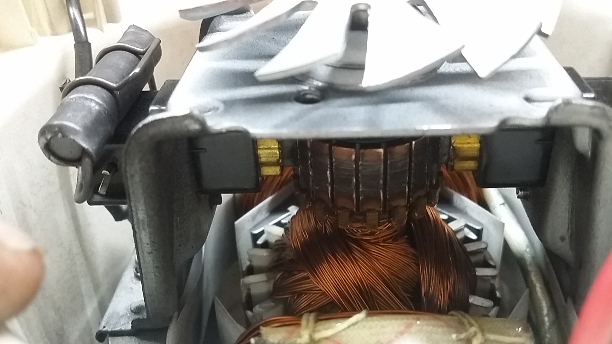 ซ่อมเครื่องกวนเม็ดสีเครื่องสำอางเพื่อการทดสอบ ยี่ห้อ HANIL LAB.MIXER รุ่น LM-110T อาการเครื่องไม่ทำงาน