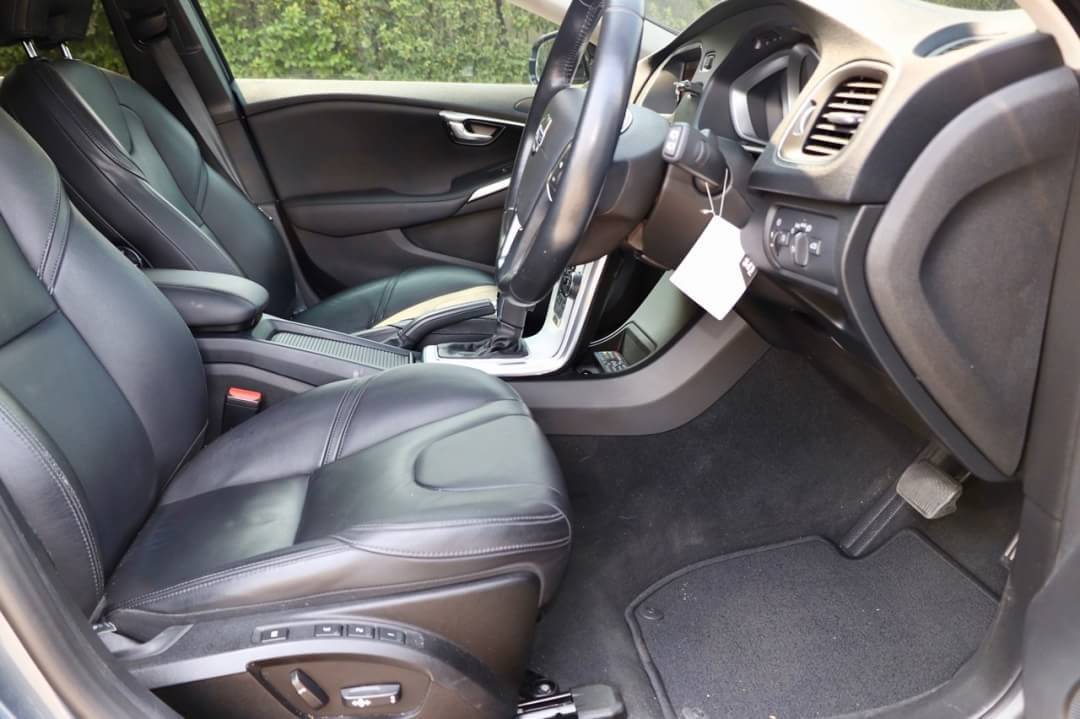 VOLVO V40 2.0 T5 Cross Country 4wd ปี2015