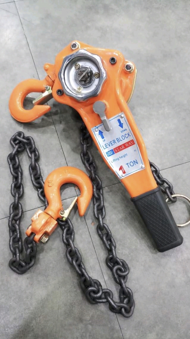 รอกโซ่มือโยก STARWAY ขนาด 1 ตัน โซ่ยาว 1.5 เมตร (กำมะลอ)