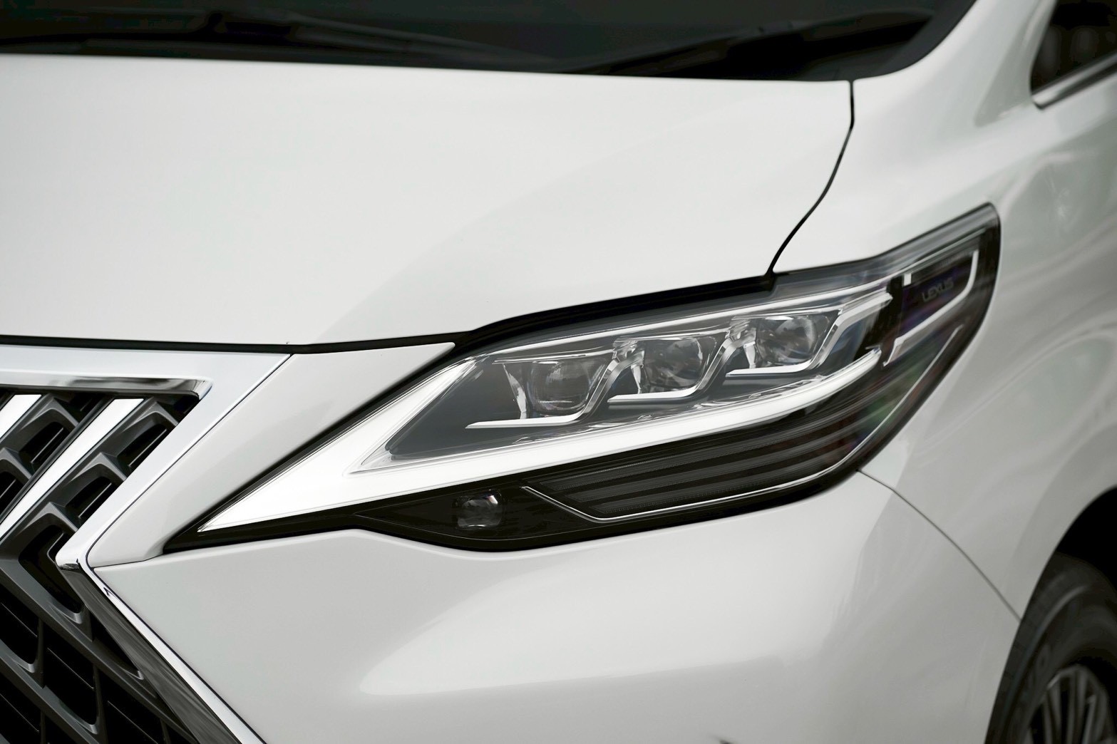 Lexus LM300h 7Seat ปี 2020