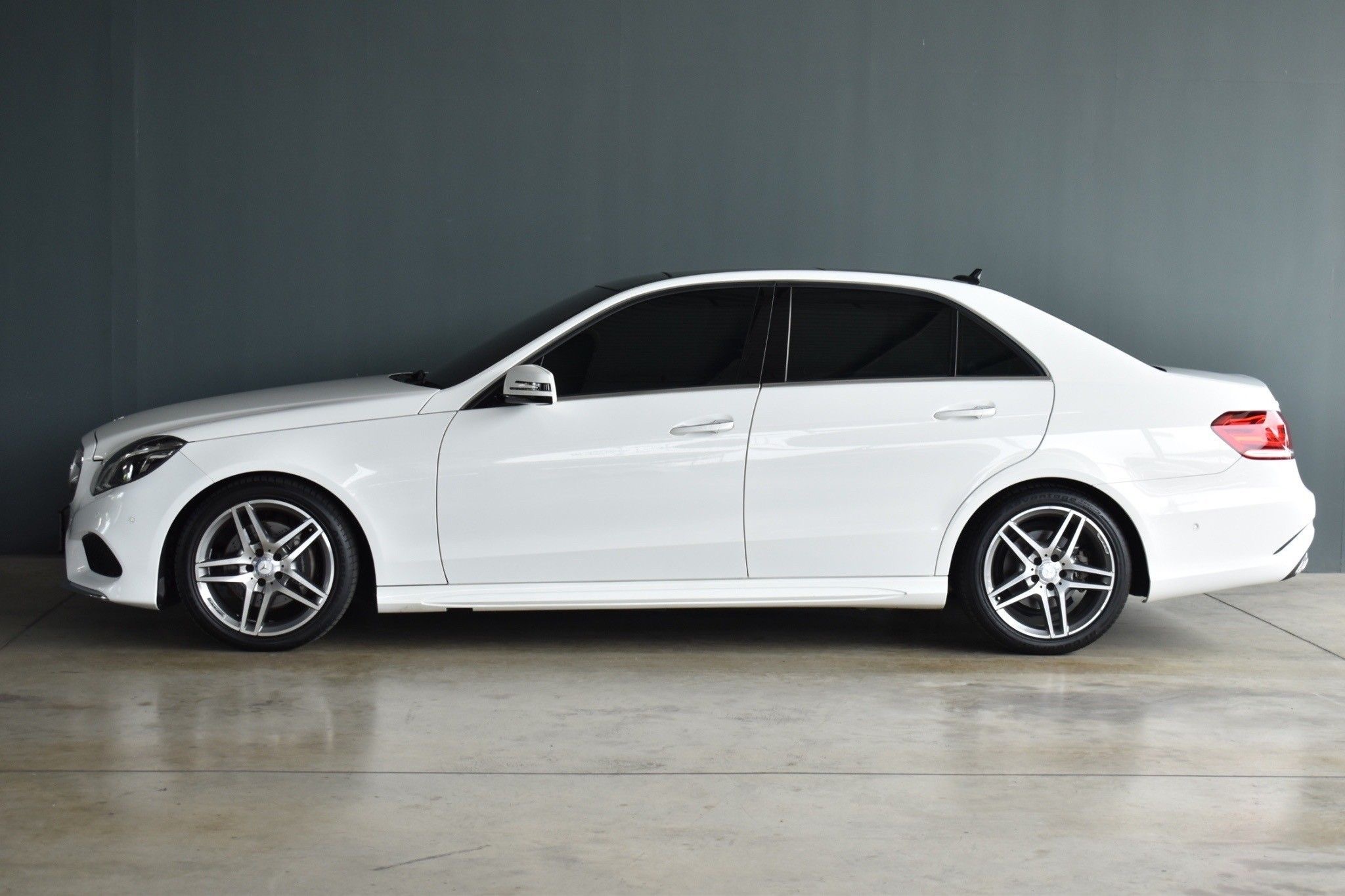 Mercedes Benz E300 AMG ปี 2014