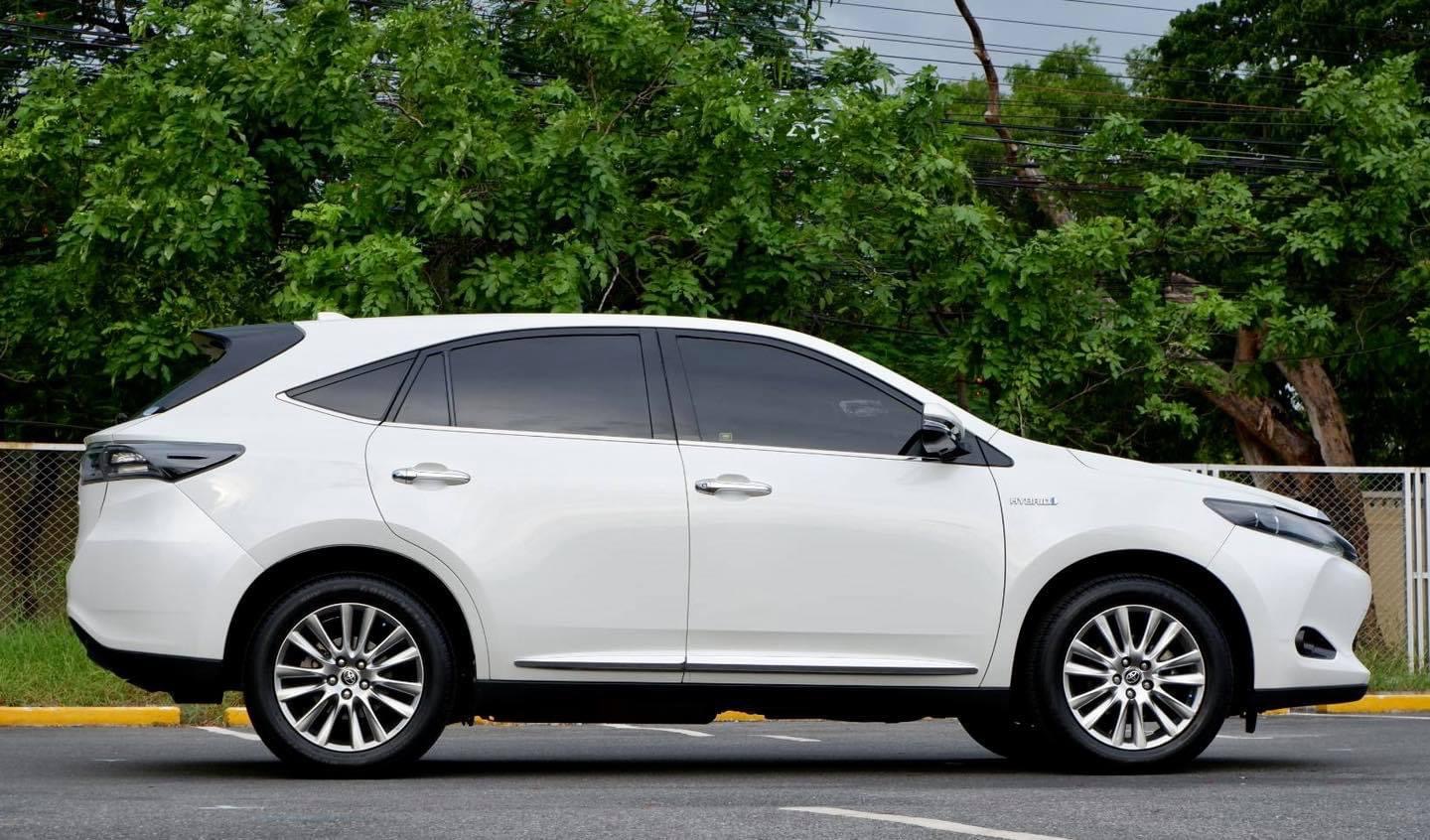 Toyota Harrier 2.5 HV Hybrid Premium Package ปี 2015