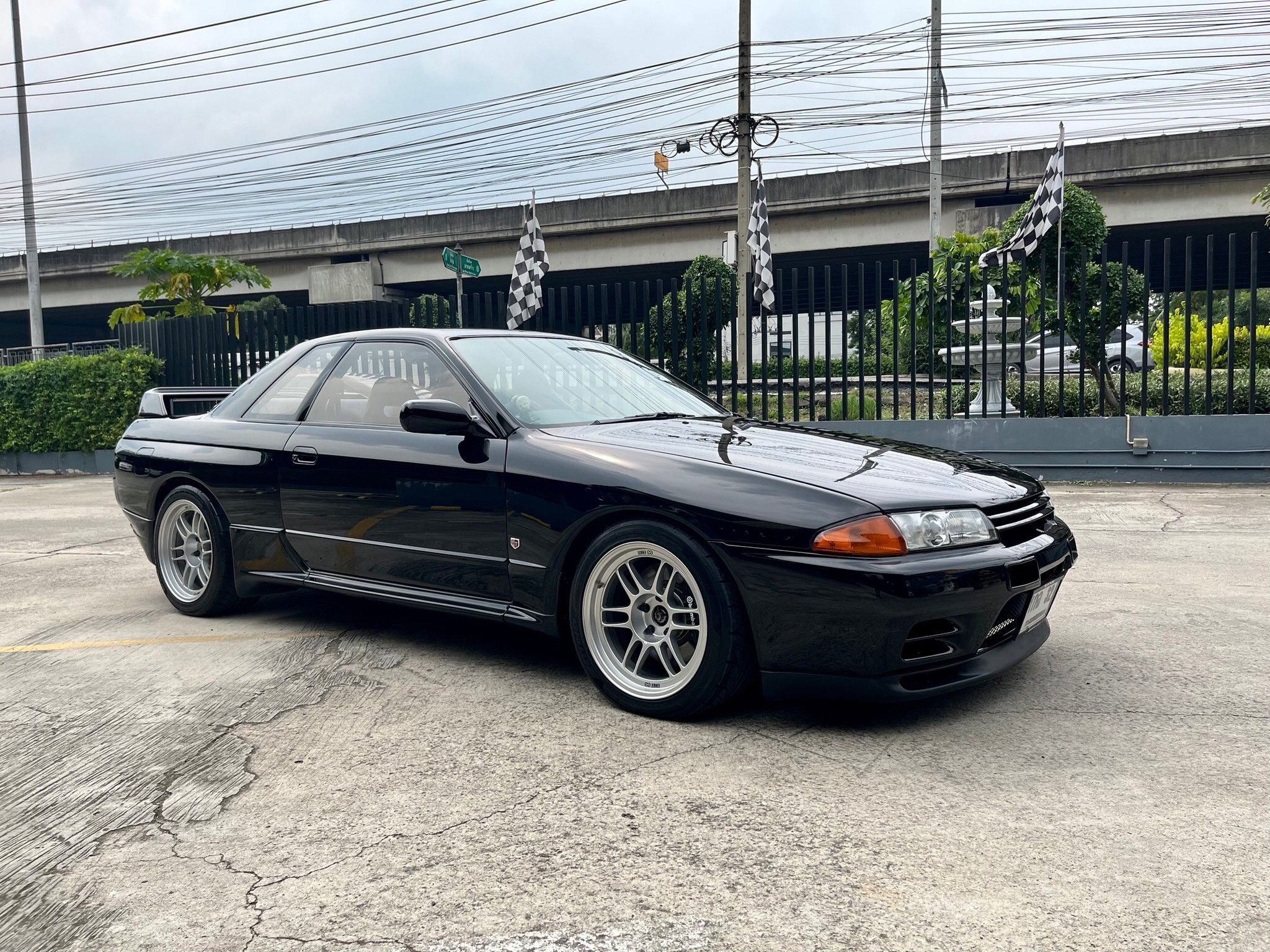Nissan Skyline GT-R R32 แท้ (BNR32) สีดำ เนียนๆ คลีนๆ
