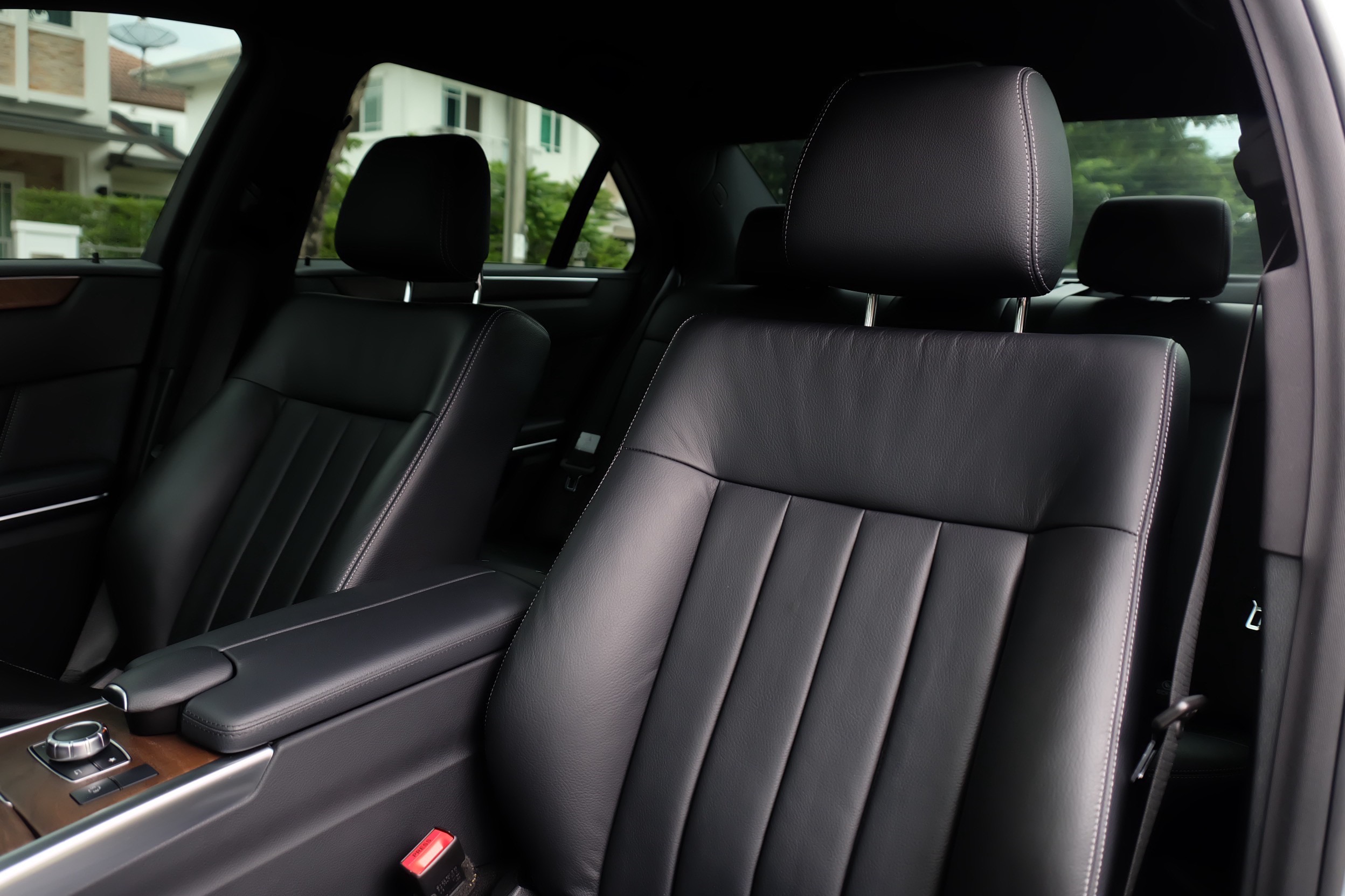 Mercedes Benz (W212) E200 CGI Facelift Edition E ปี 2017