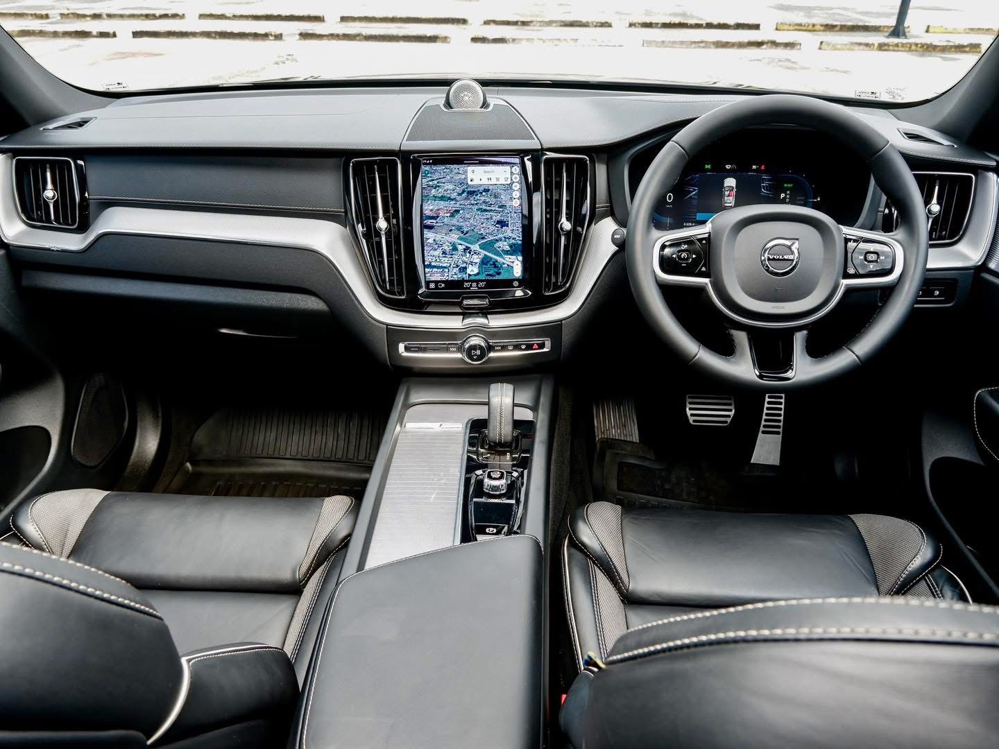 Volvo XC60 Recharge T8 AWD R-Design ปี 2022