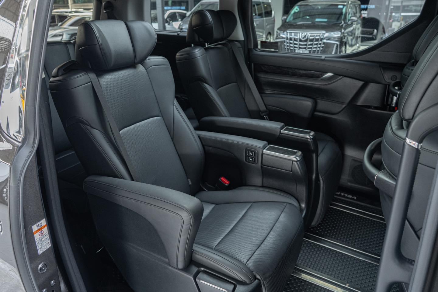 Toyota Velfire 2.5 ZG ปี 2020