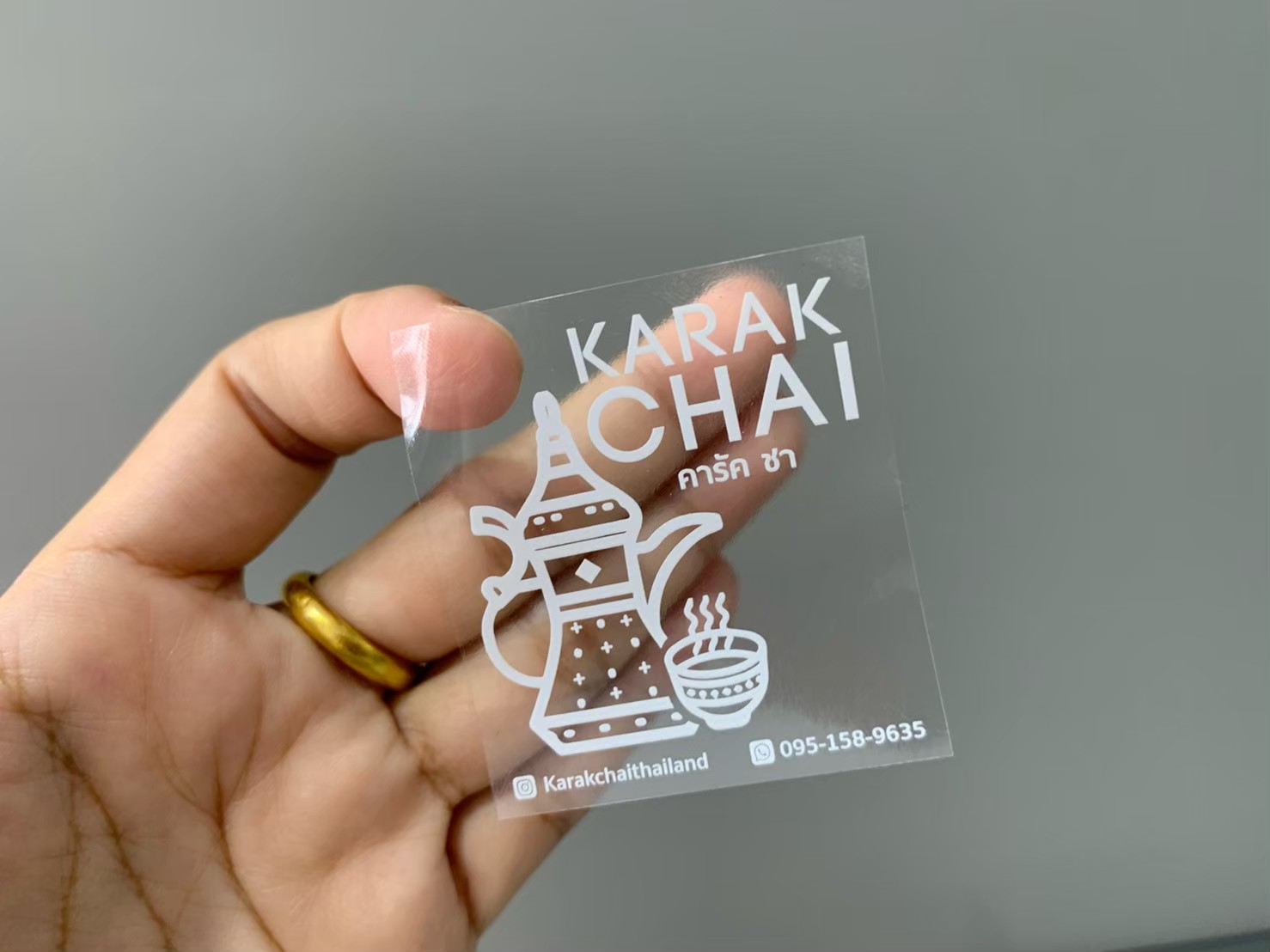 ฉลากสินค้าใสตัวหนังสือขาว สติ๊กเกอร์ใสพิมพ์สีขาว พิมพ์หมึกขาว