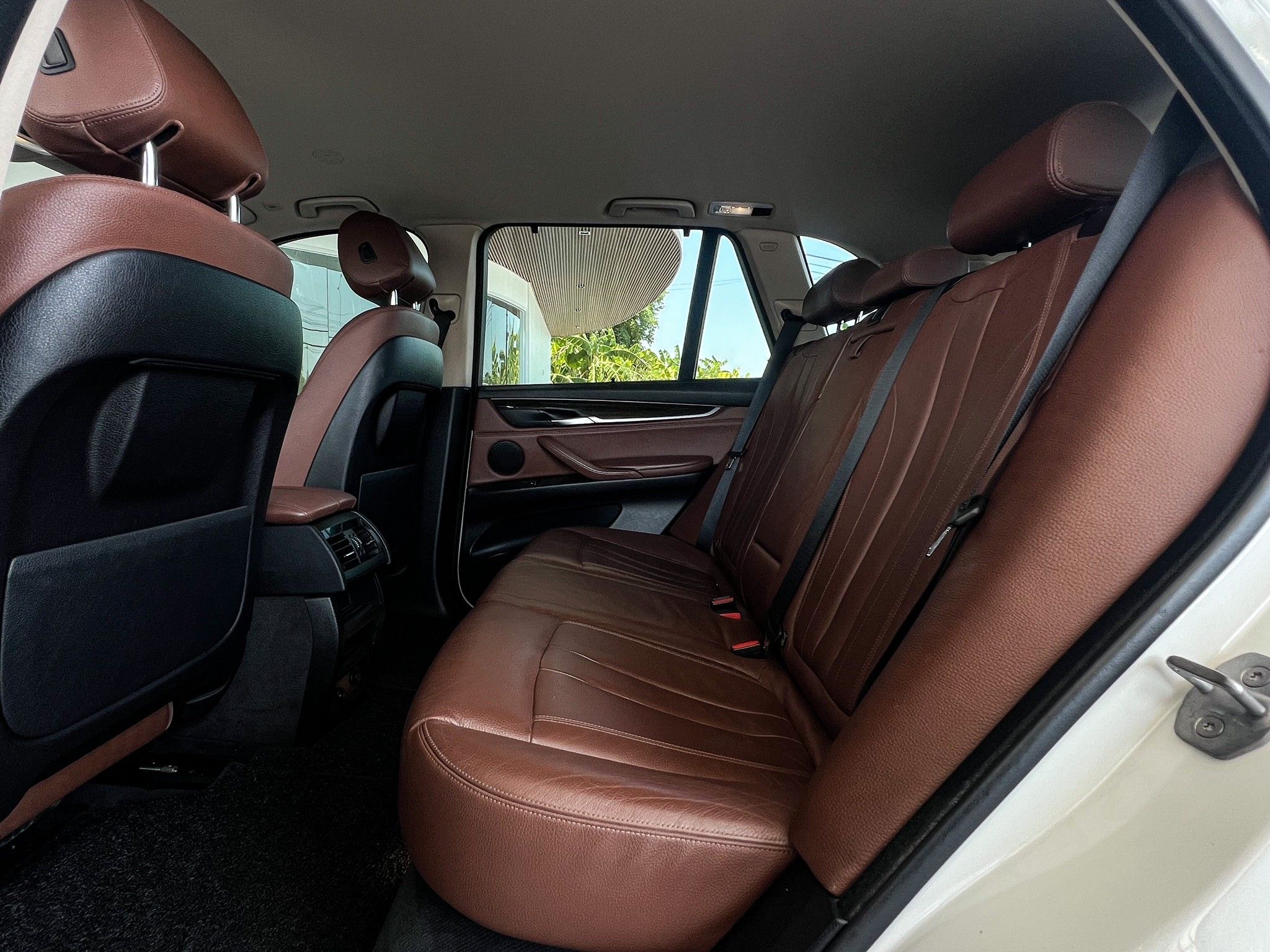 BMW X5, sDrive25d โฉม F15 สีขาว ปี 2015