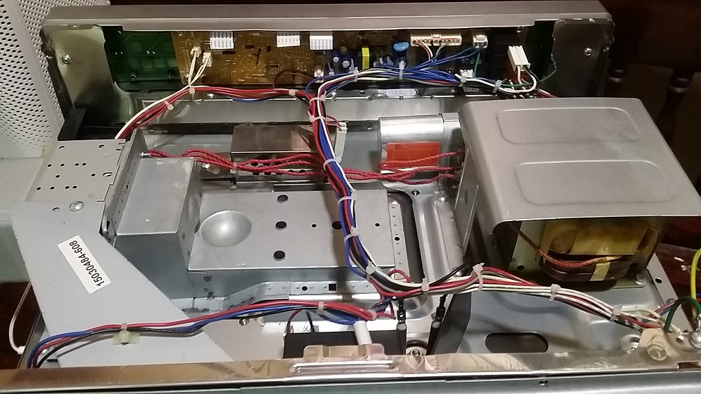 ซ่อมไมโครเวฟ ยี่ห้อ Electrolux รุ่น EMS3477X อาการไฟเข้าแต่ระบบต่างๆไม่ทำงาน