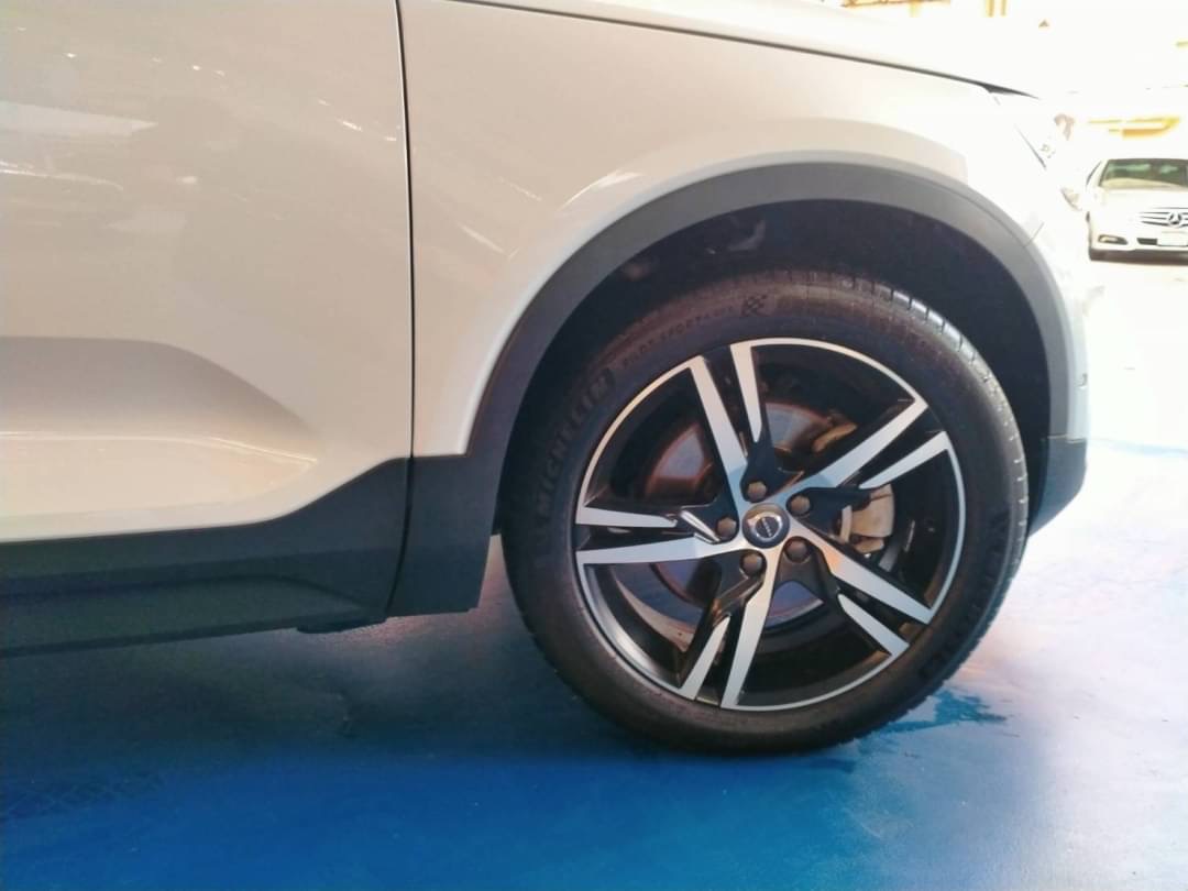 VOLVO XC40 T5 AWD R -Design ปี 2019 สีขาว