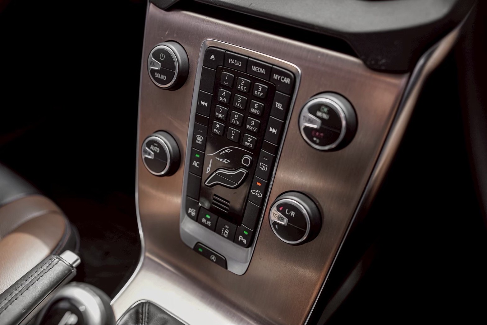 Volvo V40 Cross Country 2.0 T5 ปี 2014