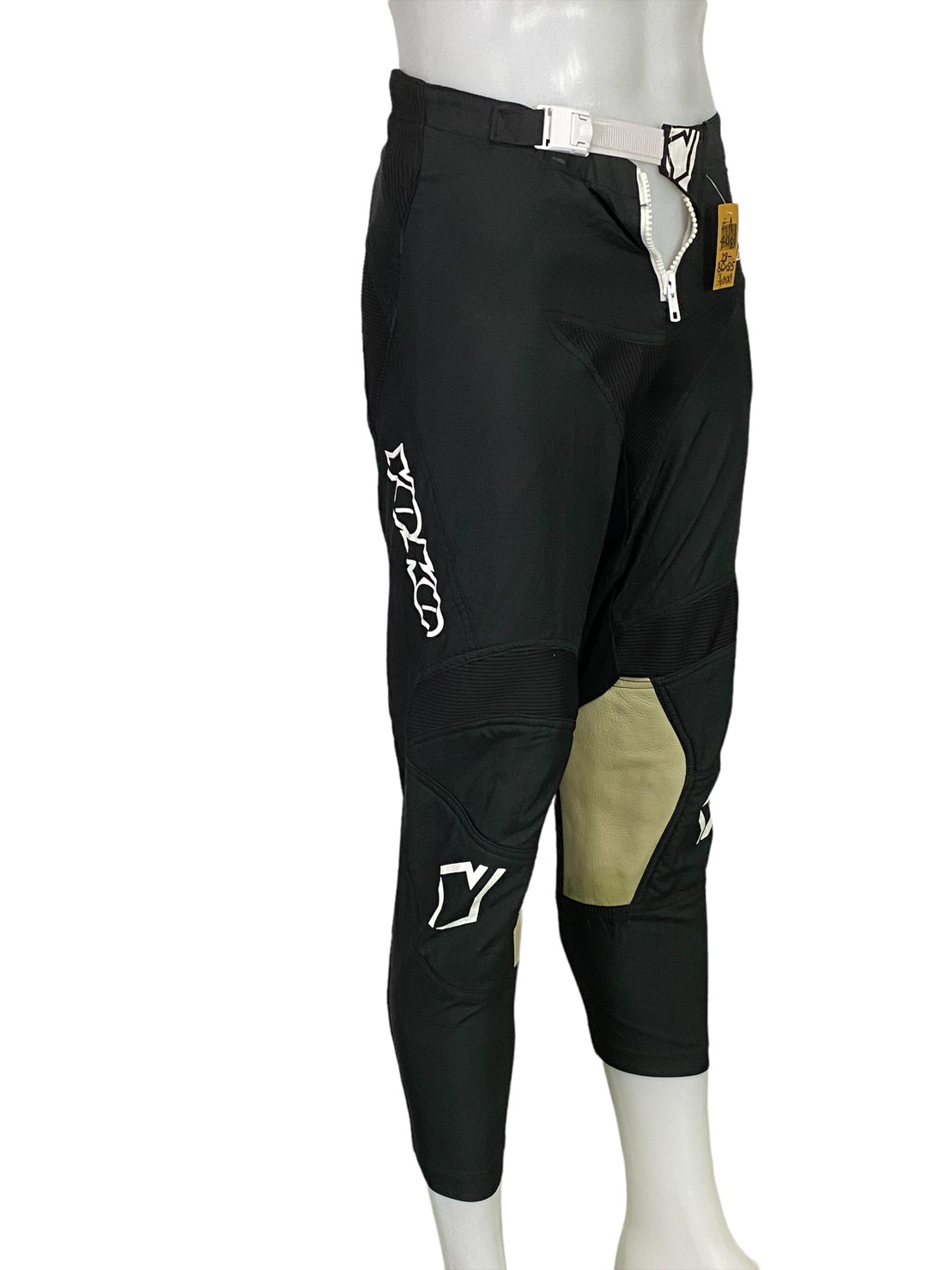 กางเกงสำหรับขี่มอเตอร์ไซด์ ( มือสอง ) E&A 402: เอว 28-30" ยาว 25" **YOKO**