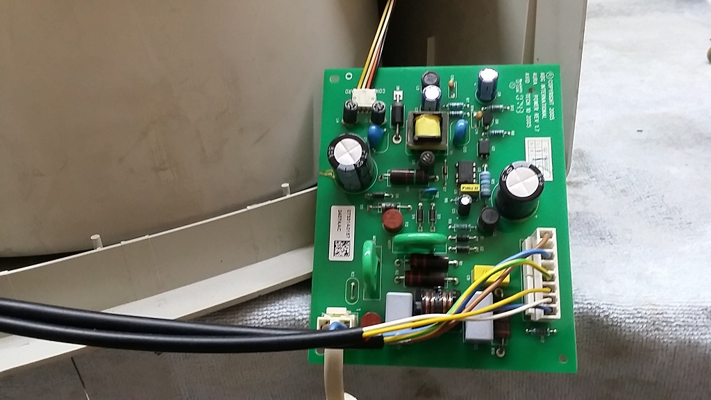 ซ่อมเครื่องฟอกอากาศ ยี่ห้อ AMWAY รุ่น 101076TH อาการไฟเข้าแต่ปุ่มต่างๆไม่ทำงาน