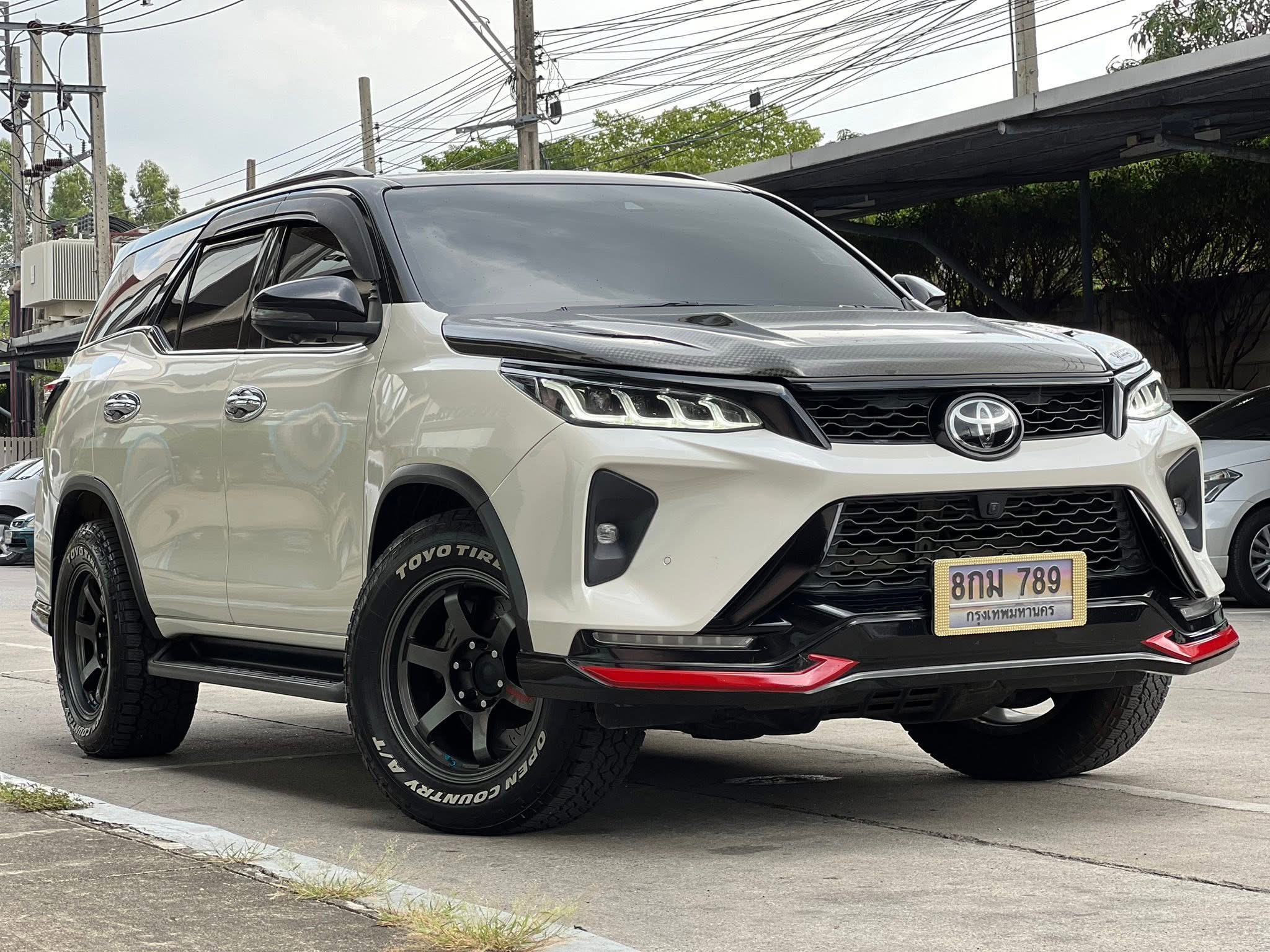 TOYOTA Fortuner 2.8 Legender Black TOP 4WD ปี 2020