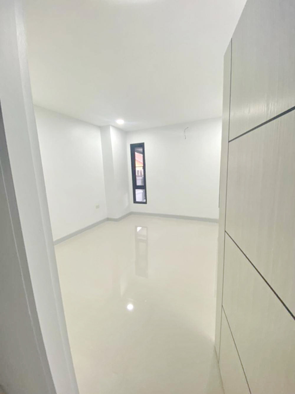 ให้เช่าบ้านเดี่ยว 2 ชั้น รีโนเวทใหม่ รถไฟฟ้าสายสีแดง บางบำหรุ