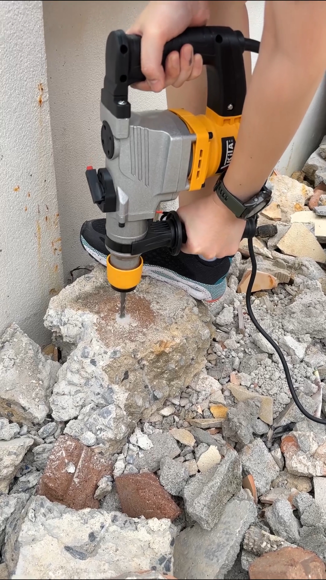 สว่านสกัด 2 ระบบ ยี่ห้อ AKITA รุ่น AKT-2926-Y