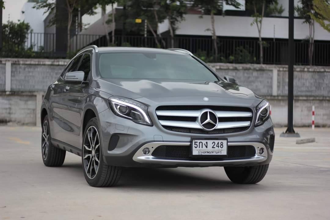 Mercedes-Benz GLA200 Urban ปี 2015 จดทะเบียน2016