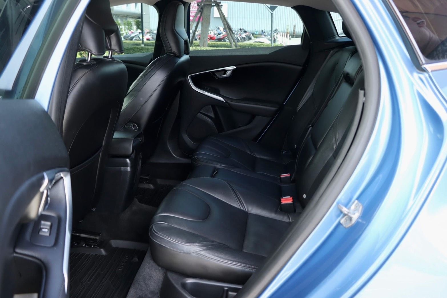 VOLVO V40 2.0 T4 ปี2017