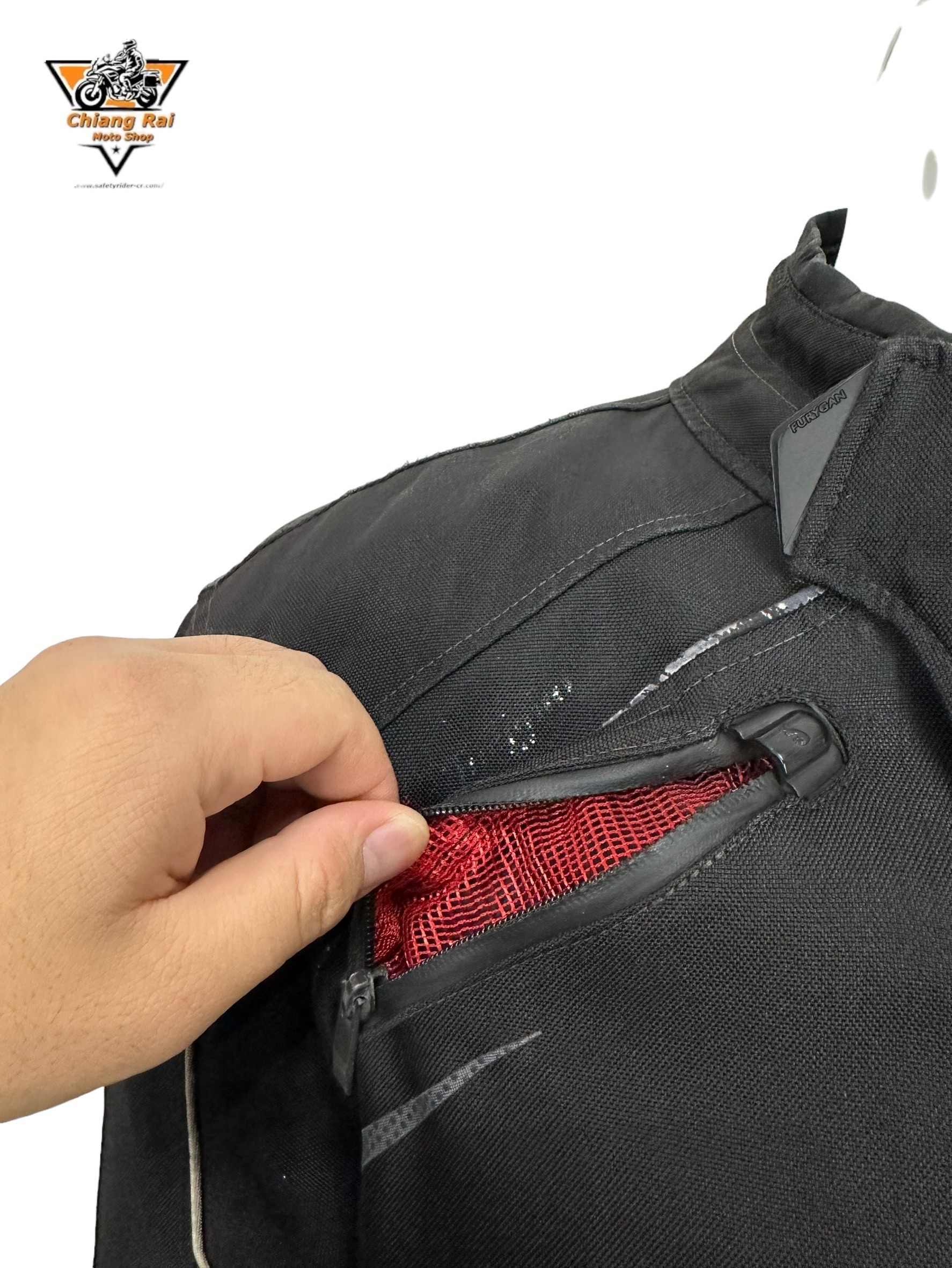 เสื้อขี่มอเตอร์ไซด์( มือสอง) RCTA 629: อก 52" ยาว 29"(XL) **furygan**