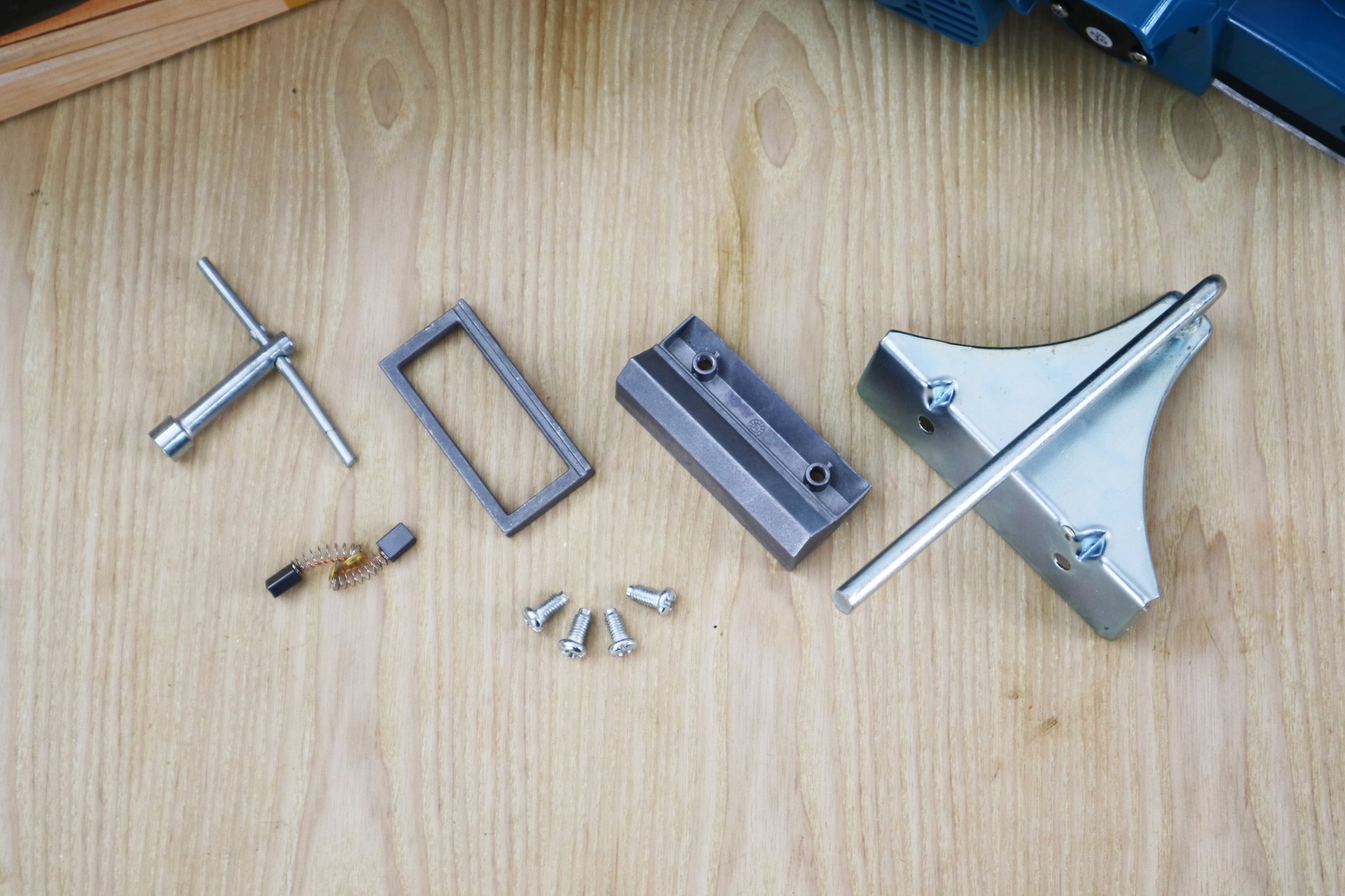 BERALA กบไสไม้ไฟฟ้า รุ่น BL-1900B