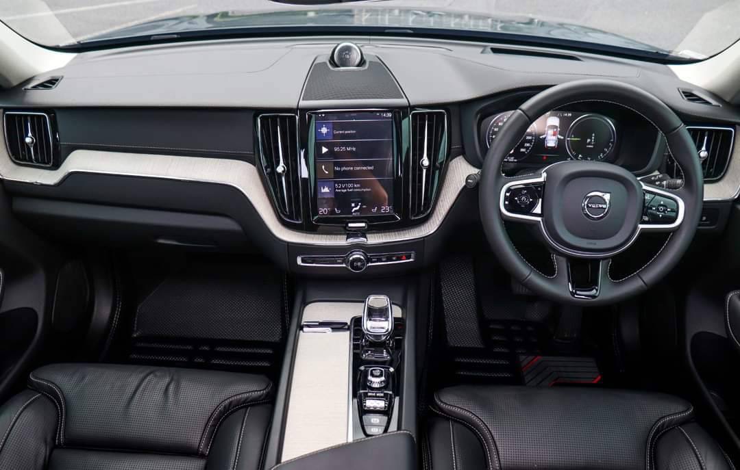 Volvo XC60 2.0 Recharge T8 Inscription 4WD SUV ปี2021