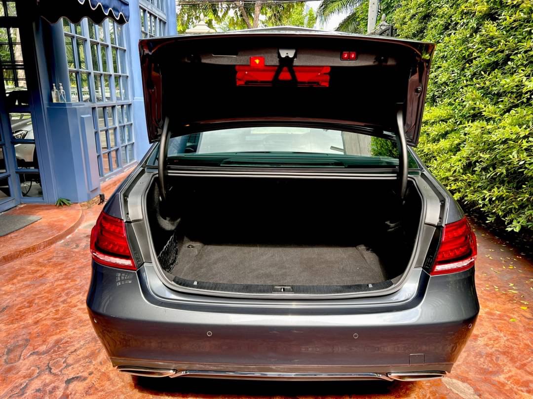Mercedes Benz E300 Diesel Blutec Hybrid ปี 2016