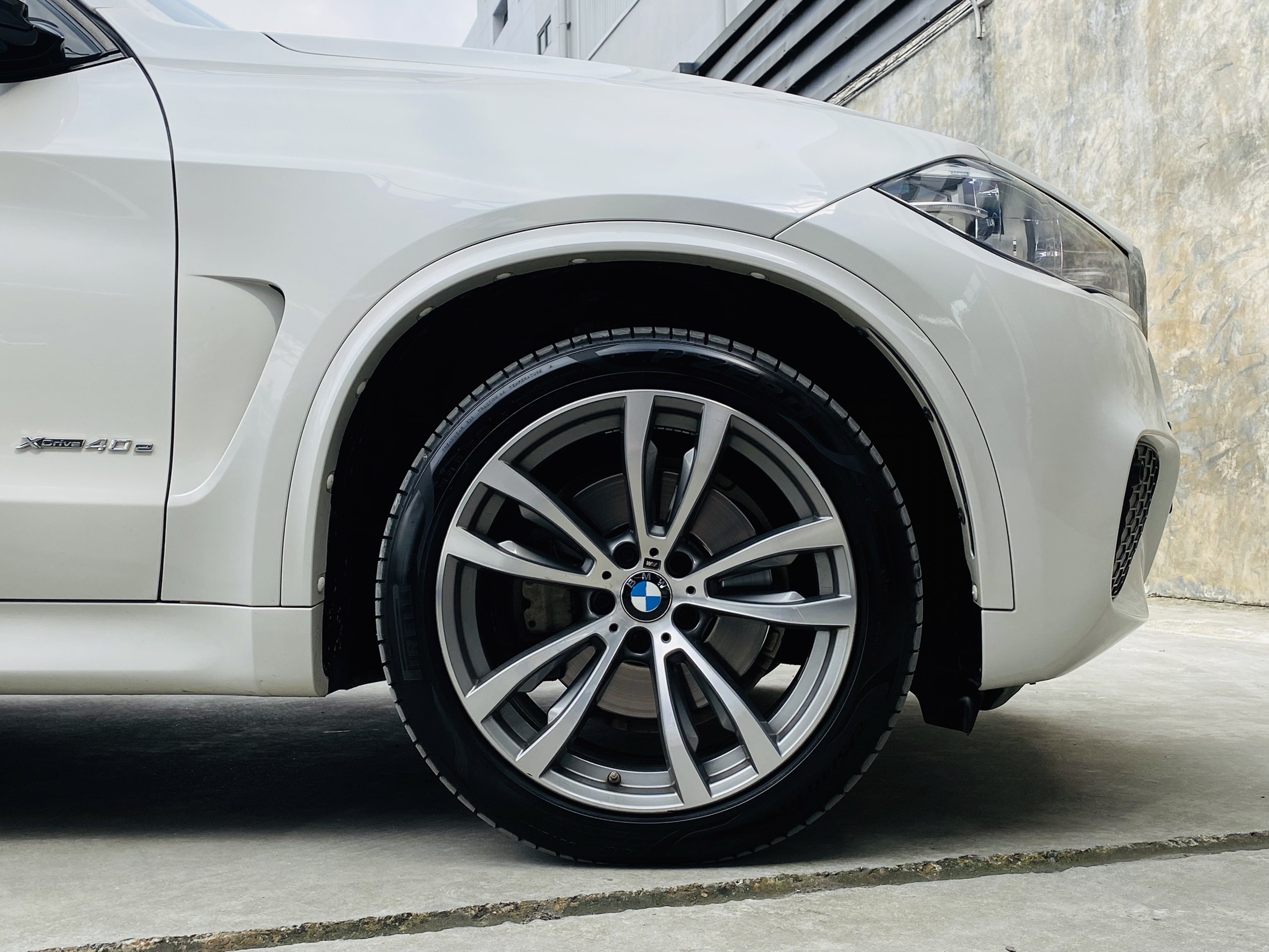 BMW X5 xDRIVE 40e M SPORT โฉม F15 ปี 2017
