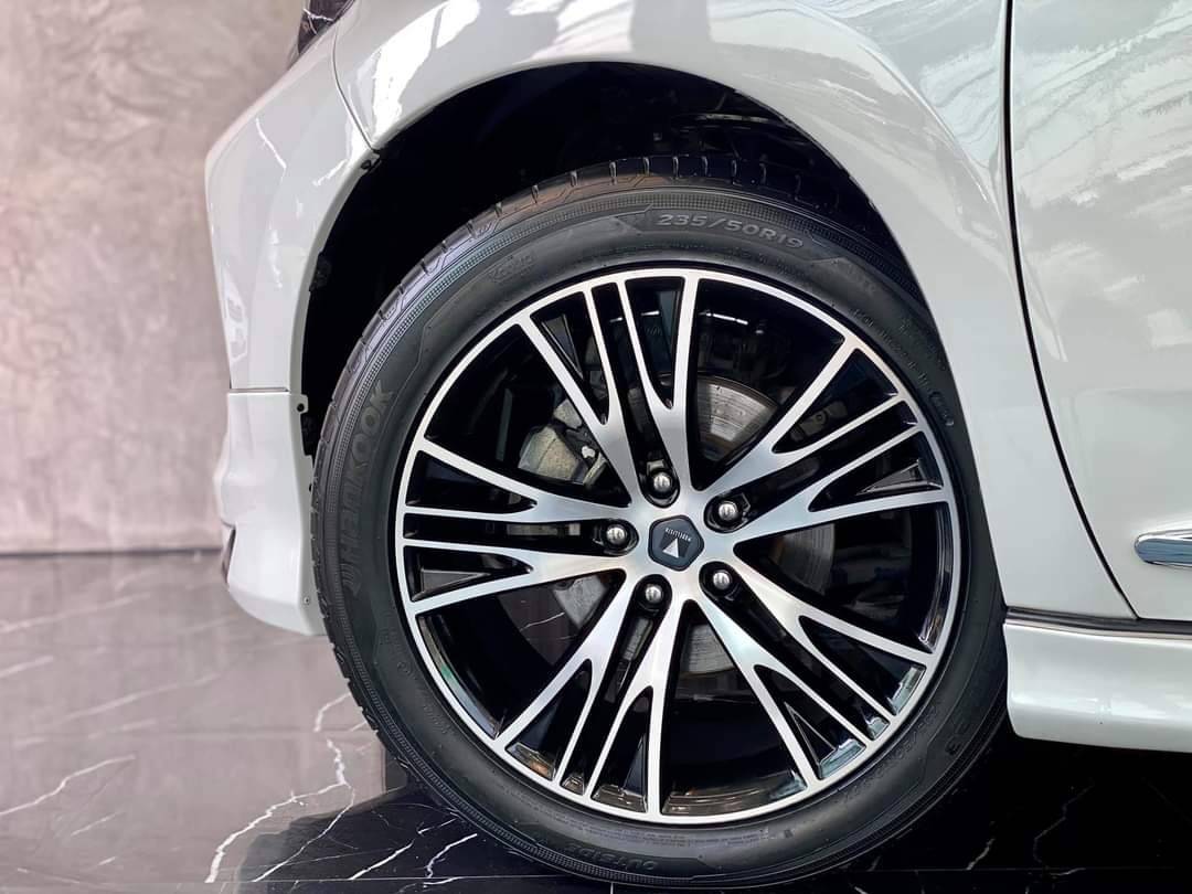 Toyota Harrier Hybrid Premium Advance Package ปี 2016