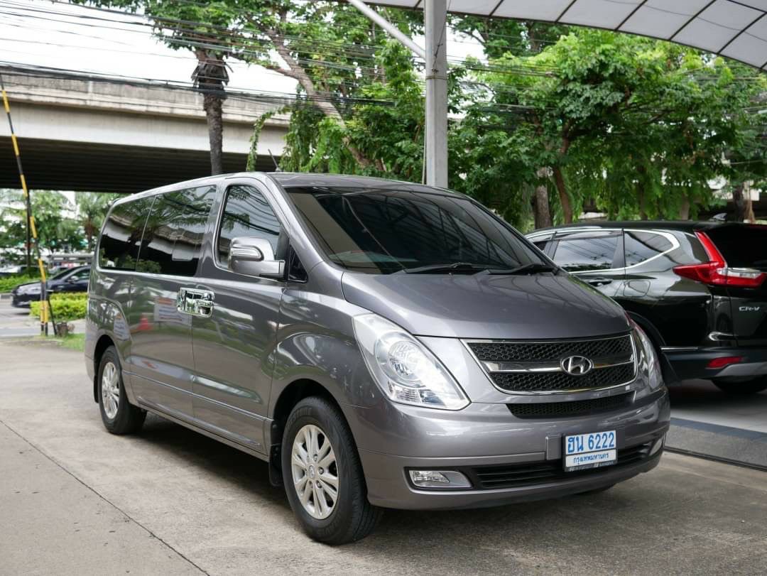 HYUNDAI H-1 2.5 DELUXE ปี 2011