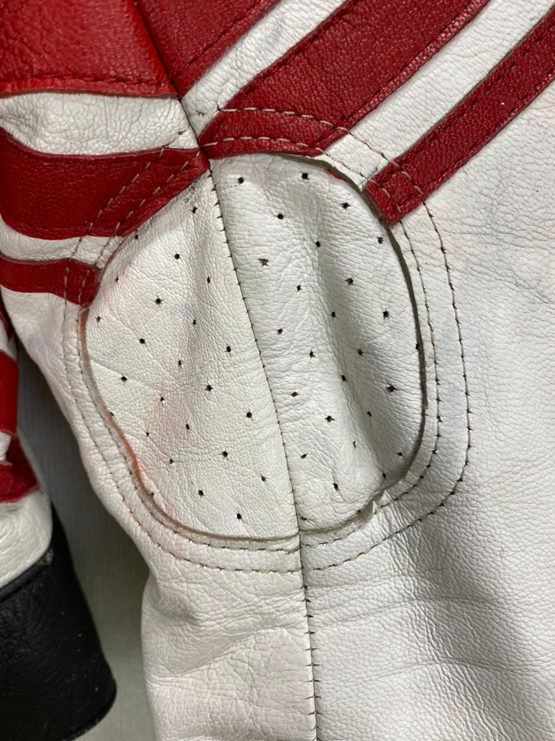 เสื้อการ์ดสำหรับขี่มอเตอร์ไซด์( มือสอง) RCSS 032: อก 34" ยาว 21" ** Heingericke **