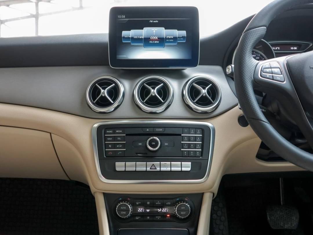MERCEDES BENZ GLA 200 URBAN Facelift ปี 2017