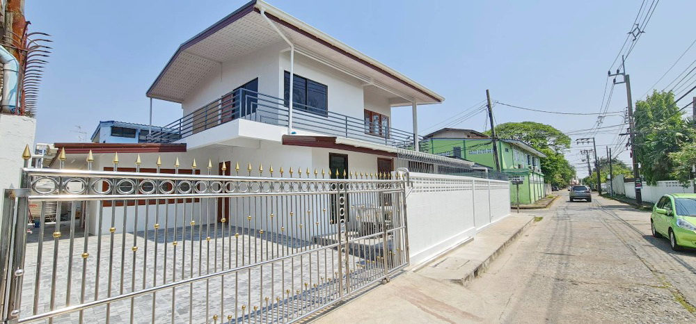ให้เช่า บ้านเดี่ยว เสนานิคม 1 renovate ใหม่ ขนาดใหญ่ ที่จอดรถ 6 คันขึ้นไป เหมาะรทำ Home Office