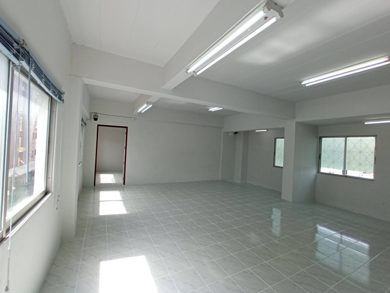 ให้เช่า Home office / ที่พักอาศัย ชั้น 4 ขนาด 70 ต.ร.ม ใกล้ The Mall งามวงศ์วาน