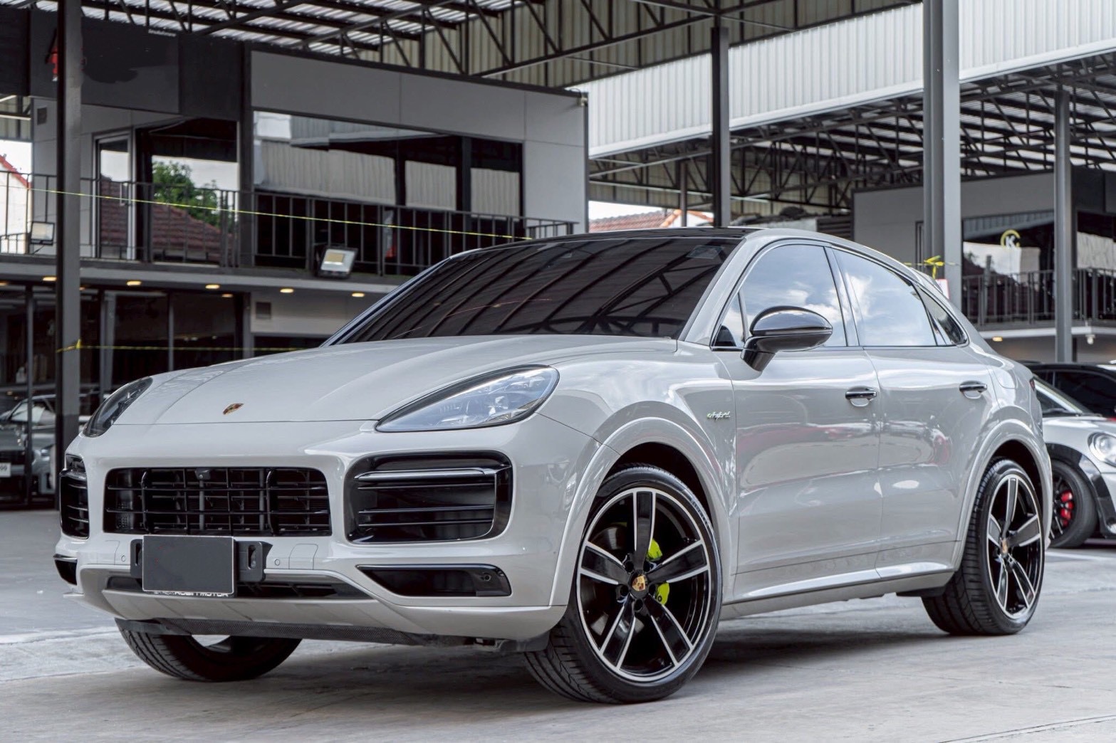 Porsche Cayenne Coupe ปี 2020