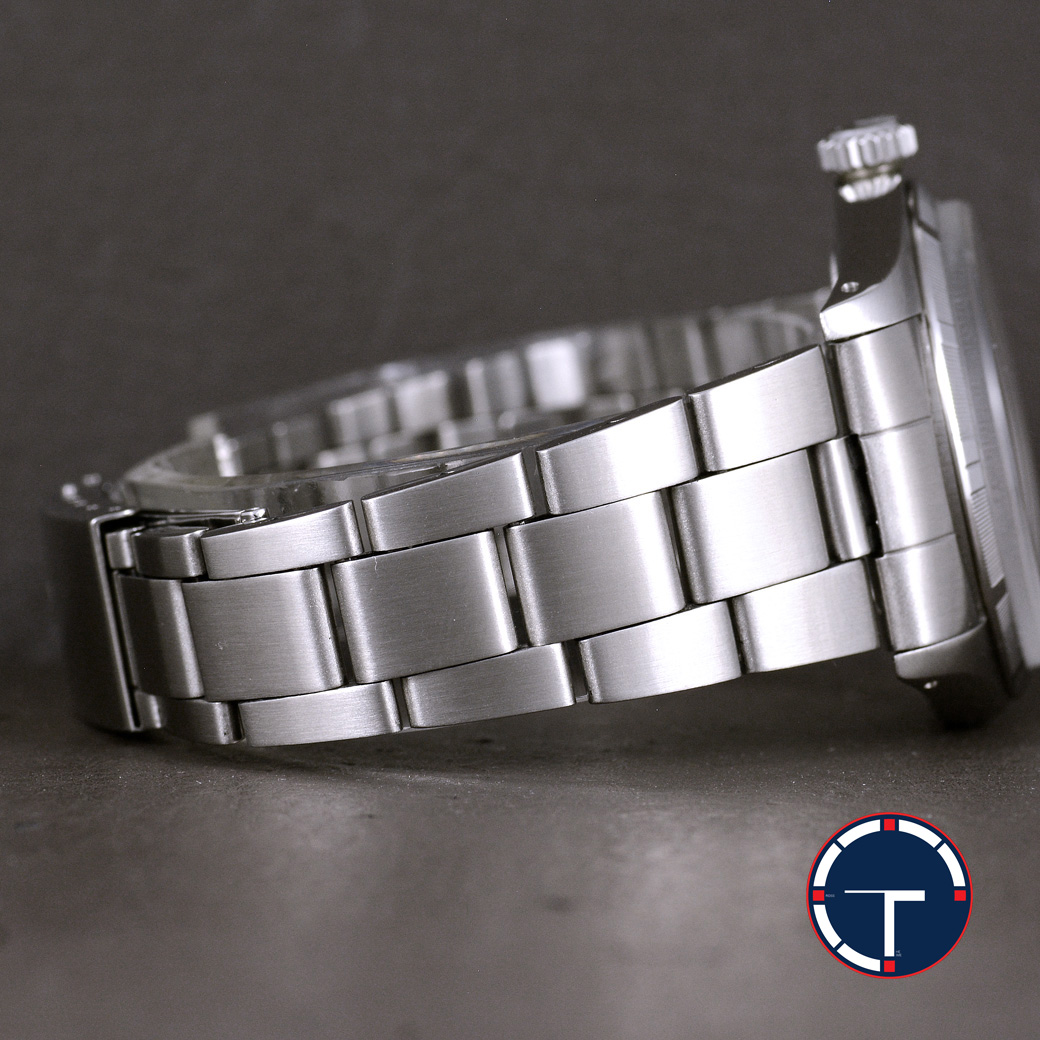 Rolex Oyster Ref.6427 หน้าปัดสีฟ้า ขอบรางรถไฟ สายOysterแท้แบบม้วน นาฬิกาปี1975 ไขลาน ขนาด 34 mm
