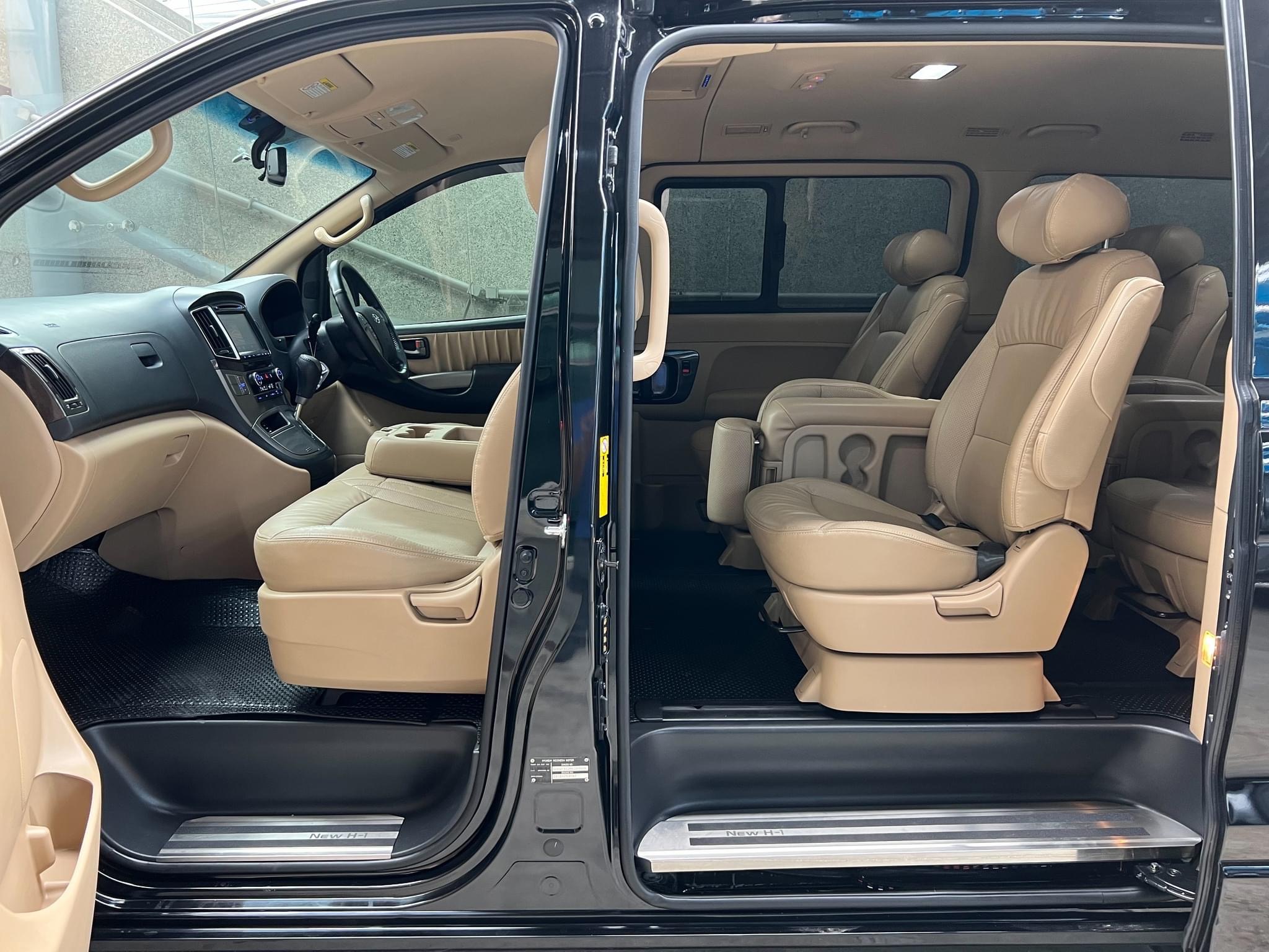 HYUNDAI H1 DELUXE TOP ปี 2017