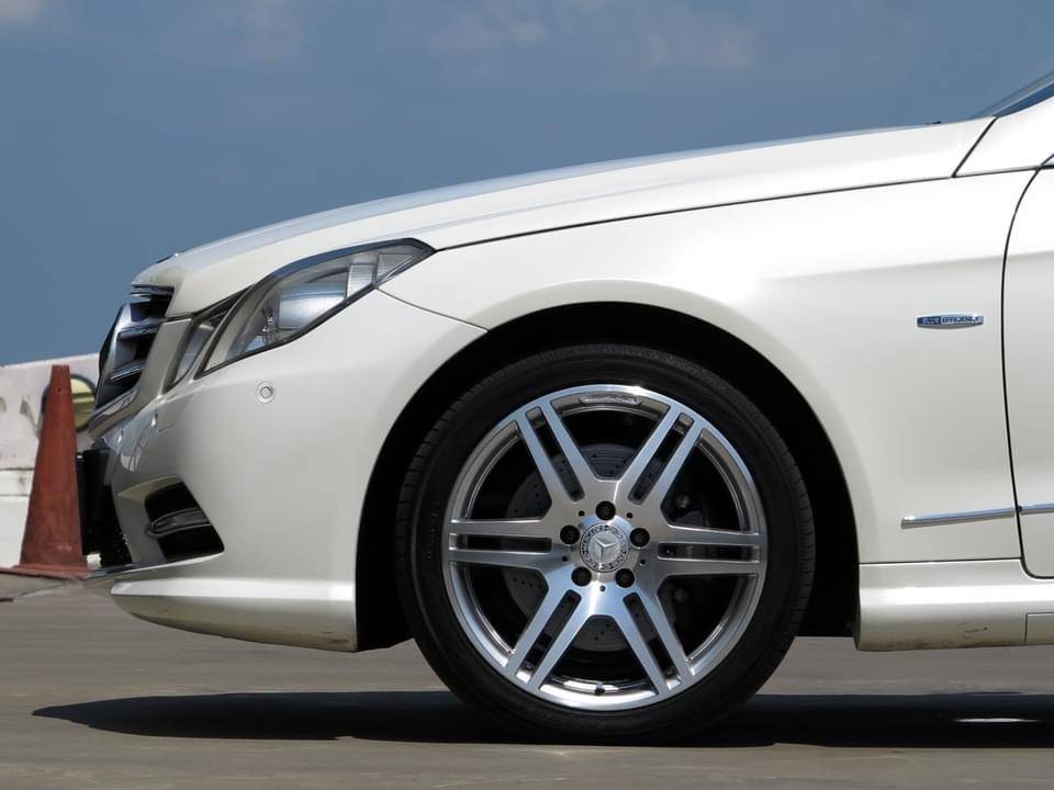 Mercedes Benz E200 AMG Coupe Sport ปี 2012