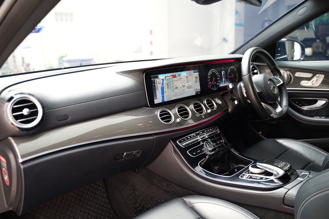 Mercedes Benz E220d AMG Dynamic W213 ปี 2017