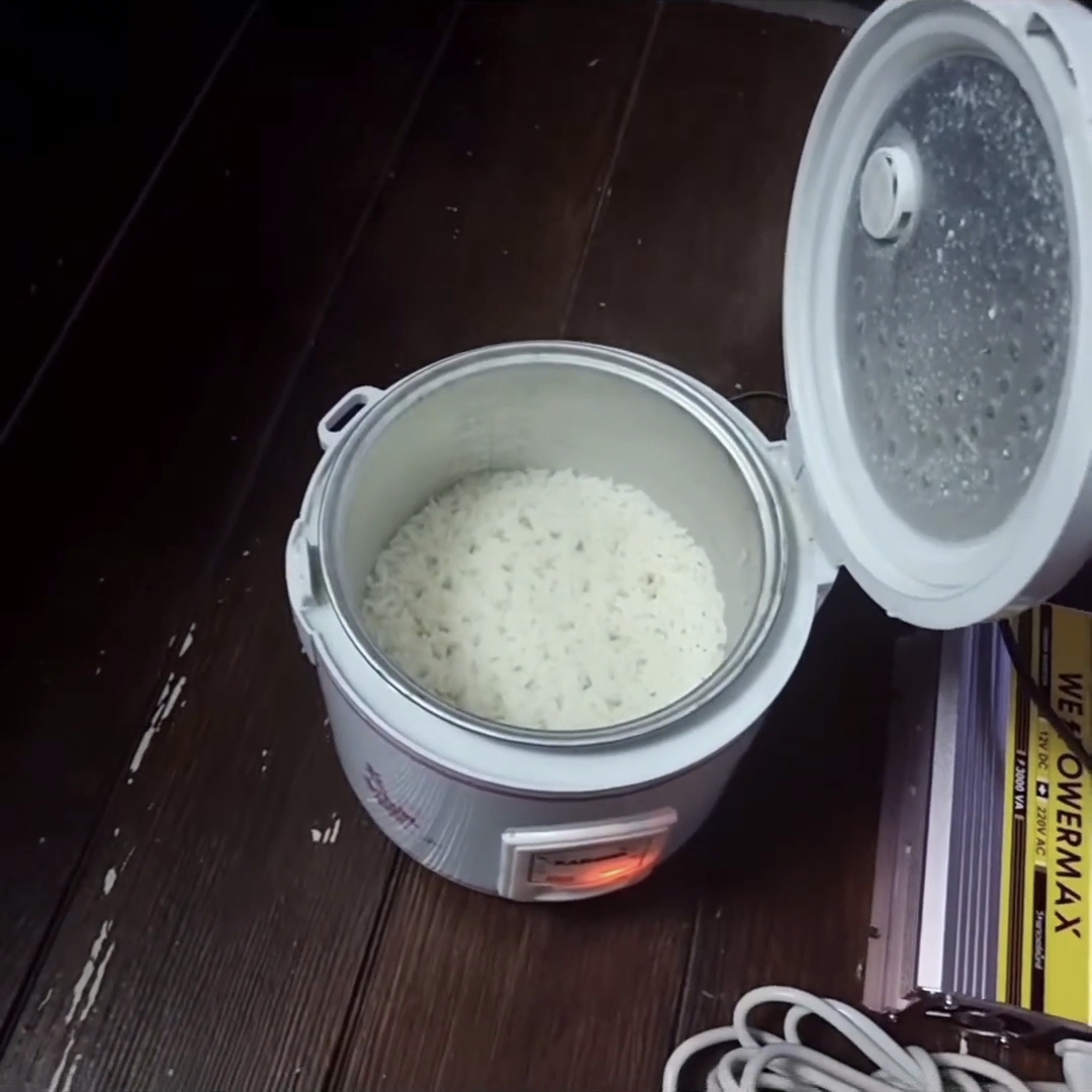 ตัวแปลงไฟ 12V เป็นไฟบ้าน 220V ขนาด 3,000W ยี่ห้อ WE POWER MAX