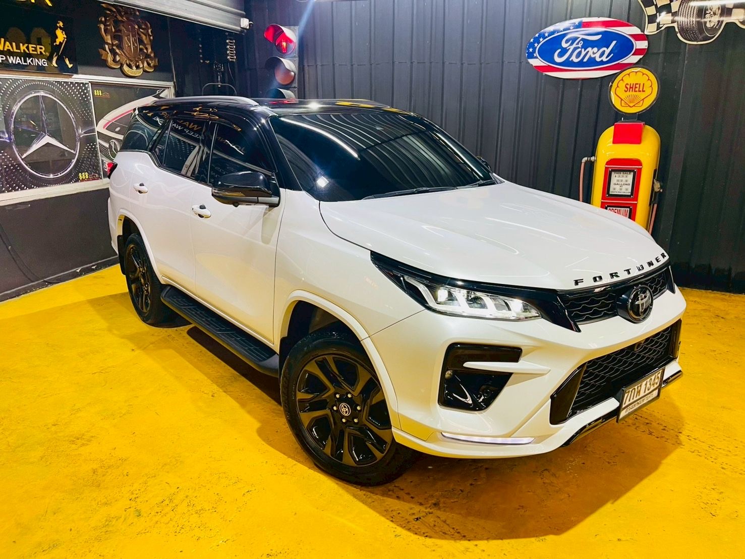 TOYOTA FORTUNER 2.8 GR SPORT BLACK TOP 4WD ปี 2023แท้