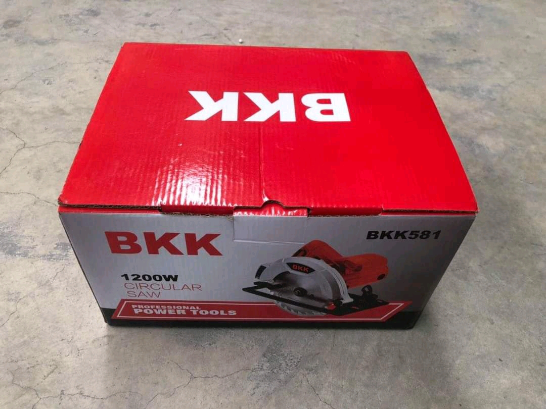 เครื่องตอกตะปูด้วยมือ กึ่งอัตโนมัติ ยี่ห้อ AKITA รุ่น ST-18B รุ่นท๊อป