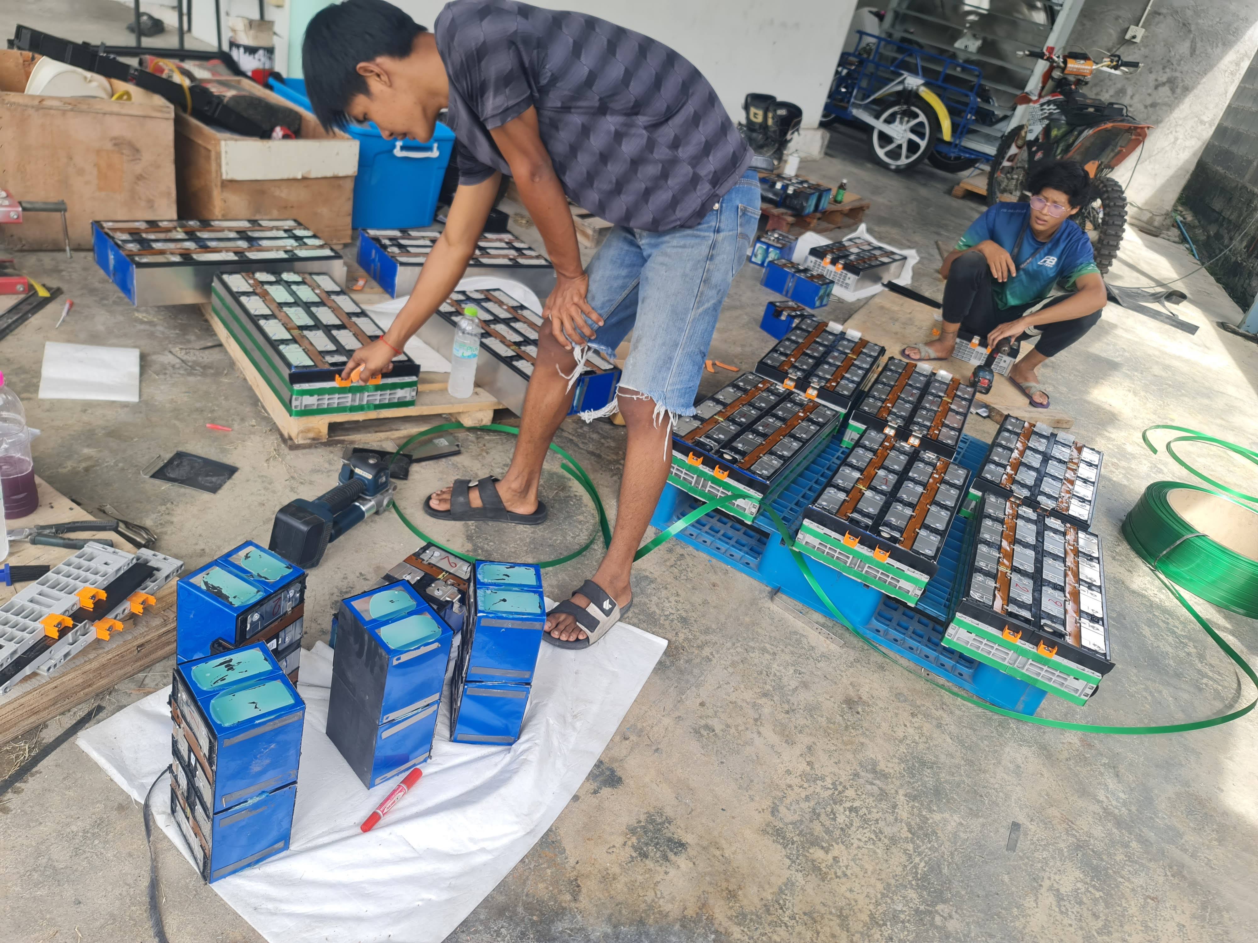 แบกเตอรี่ลิเทียมฟอสเฟส แกะจากรถไฟฟ้า MG ขนาด 131Ah จาก CATL ทำเป็นระบบ 48v ใช้งานโซล่าเซลล์และรถโฟคลิฟท์ไฟฟ้า