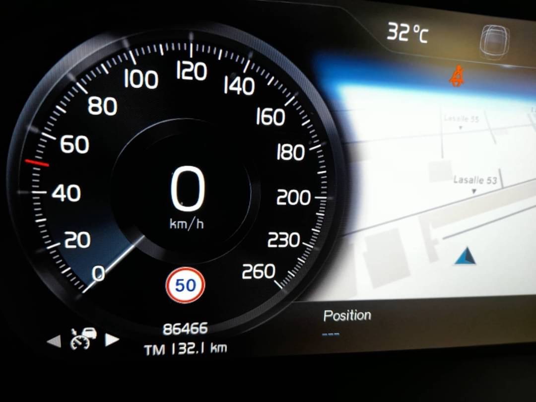 VOLVO XC40 T5 AWD R -Design ปี 2019 สีขาว