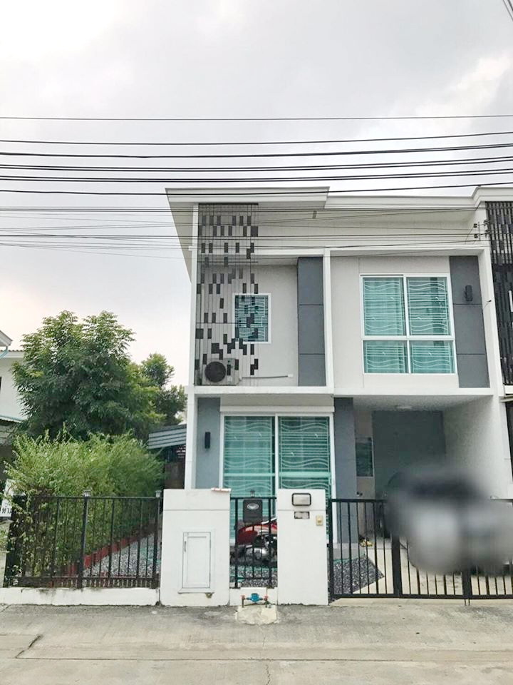 ให้เช่าทาวน์โฮม 2 ชั้น หลังมุม รฟฟ บางรักใหญ่