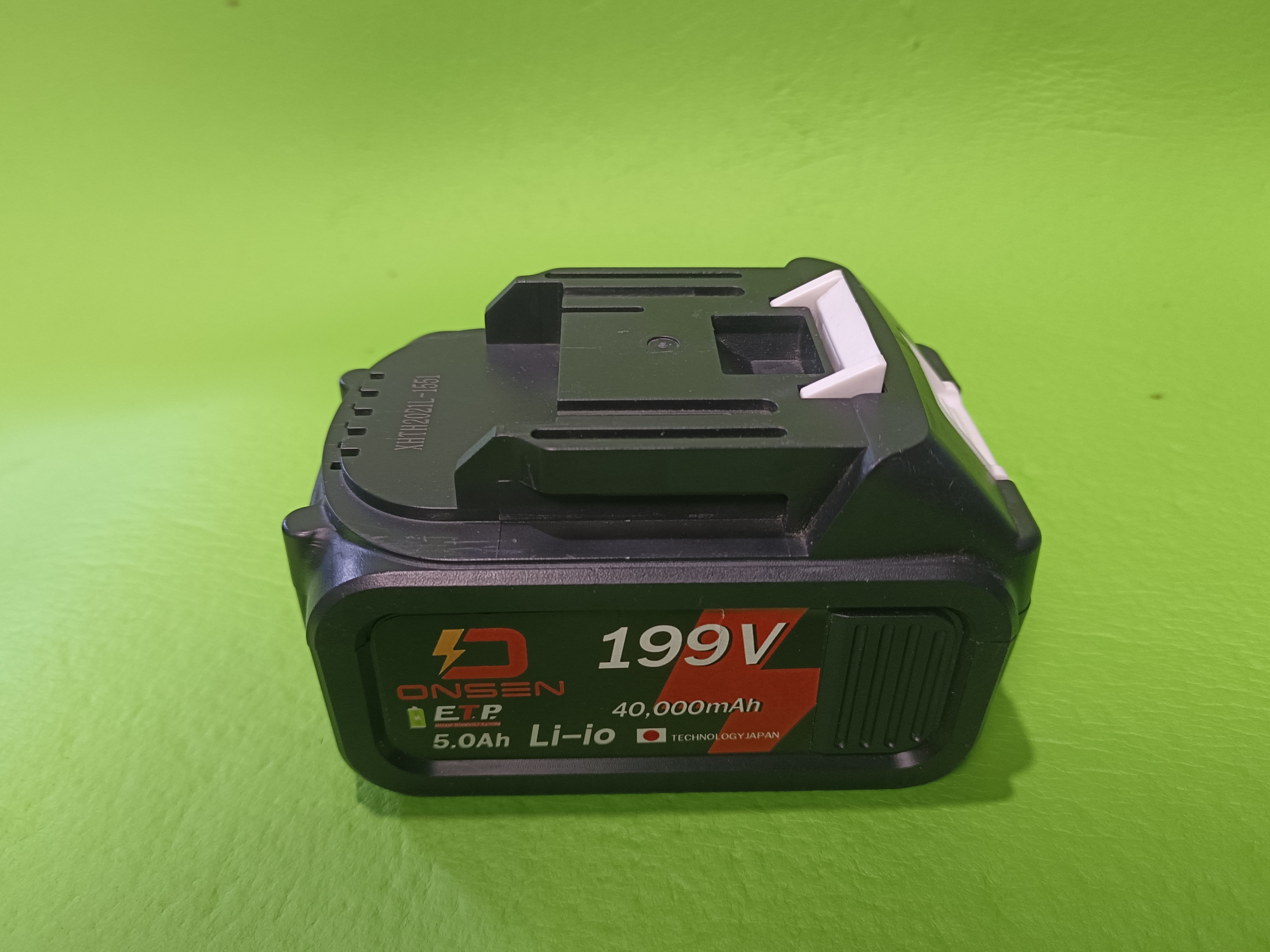 แบตเตอรี่เลื่อยโซ่ไร้สาย ยี่ห้อ Onsen 199V