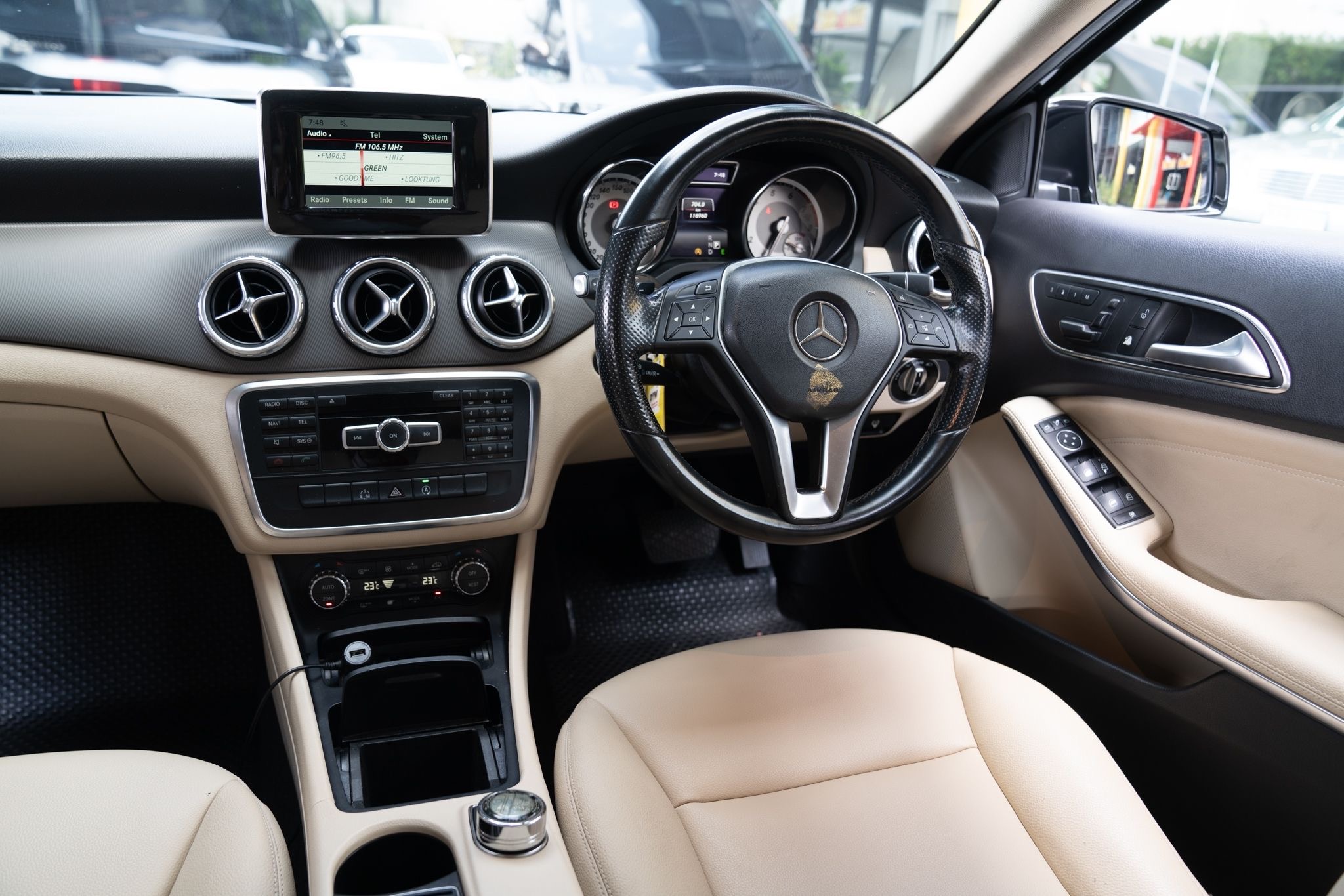 Mercedes- Benz GLA200 ปี 2016