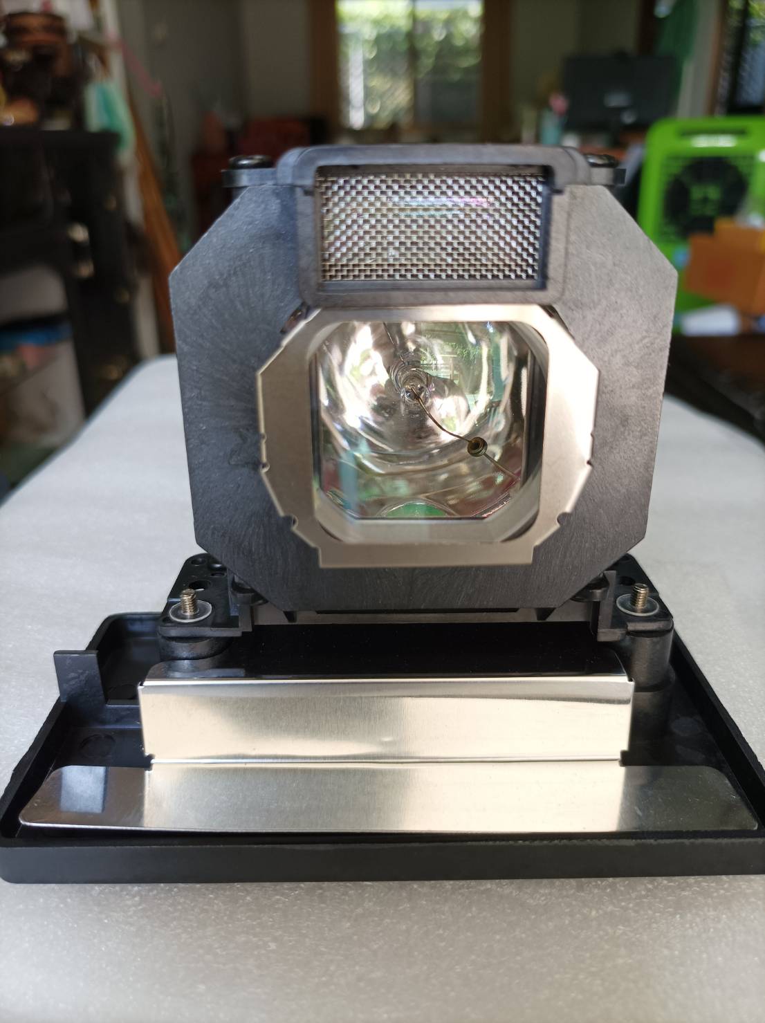 หลอดโปรเจคเตอร์ Panasonic PT-AE4000 เกรด Original – คุณภาพสูง ภาพคมชัด ทนทาน