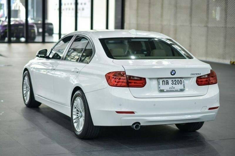 BMW 320i F30 ปี 2013