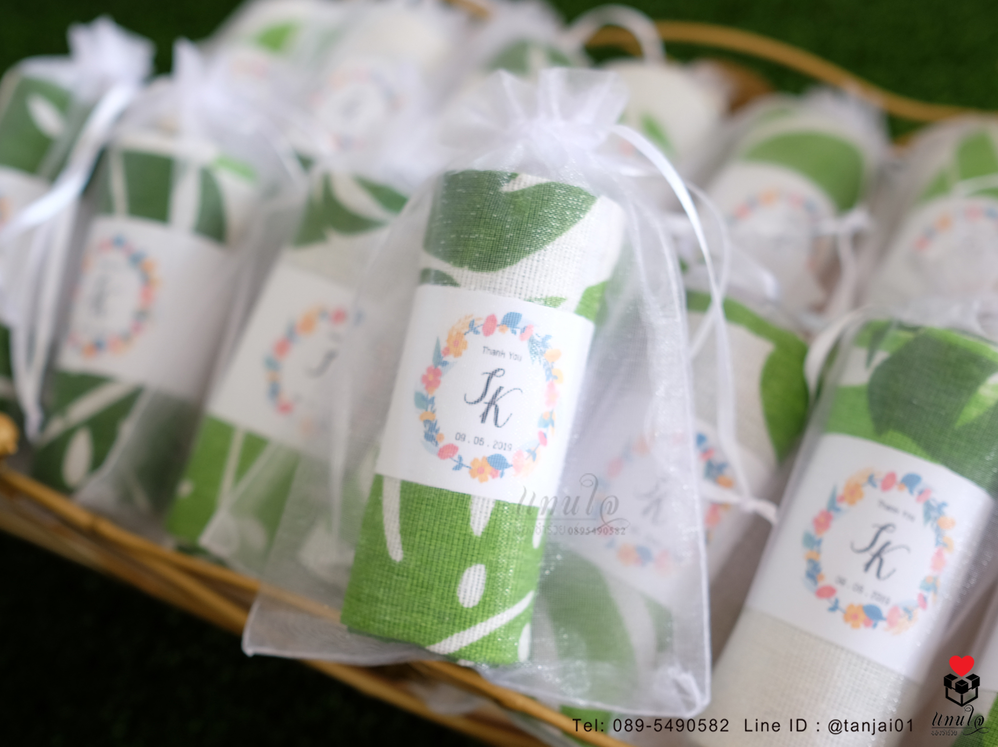 ของชำร่วยถุงผ้า กระเป๋าผ้า ธีมสีเขียว พิมพ์ลายน่ารัก สดใส ม้วนสายคาดขนาด 20x25cm