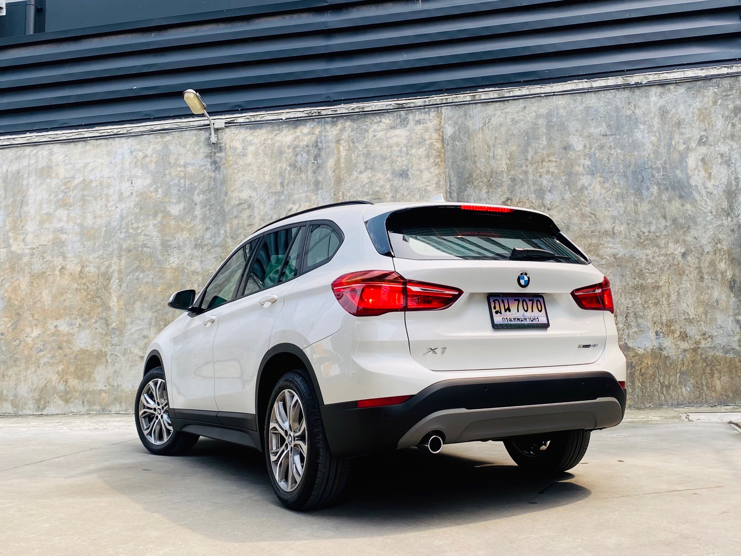 BMW X1 SDRIVE18i ICONIC โฉม F48 ปี 2019